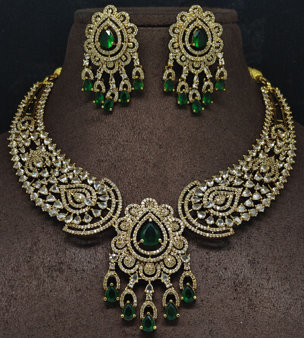 Victoria kanti necklace