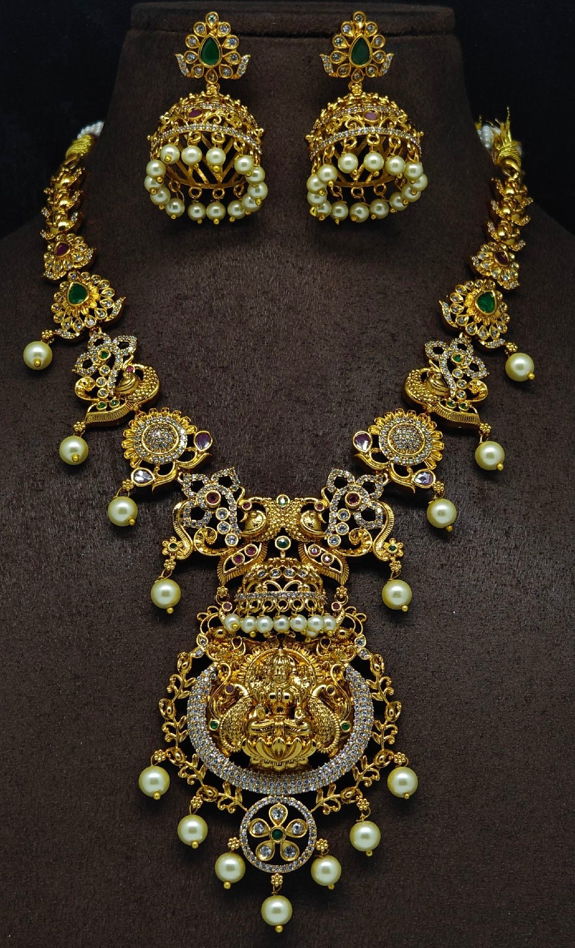 Nakshi short necklace