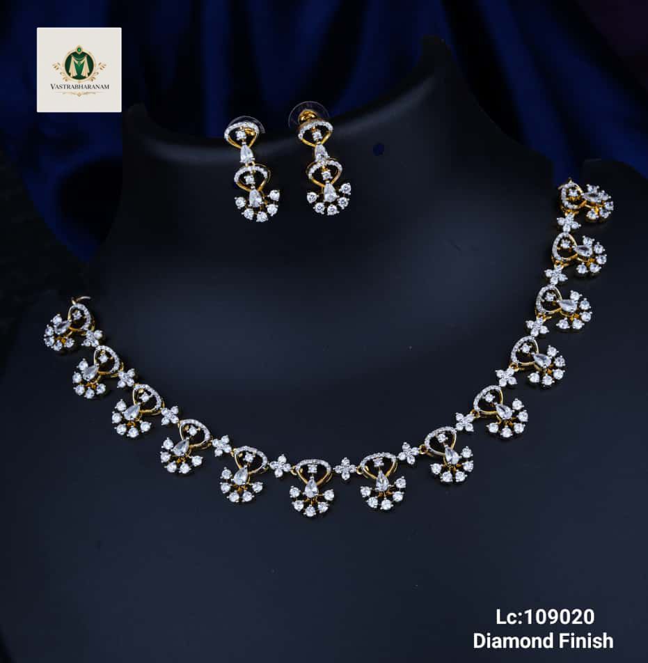 Minimal Diamond Necklace