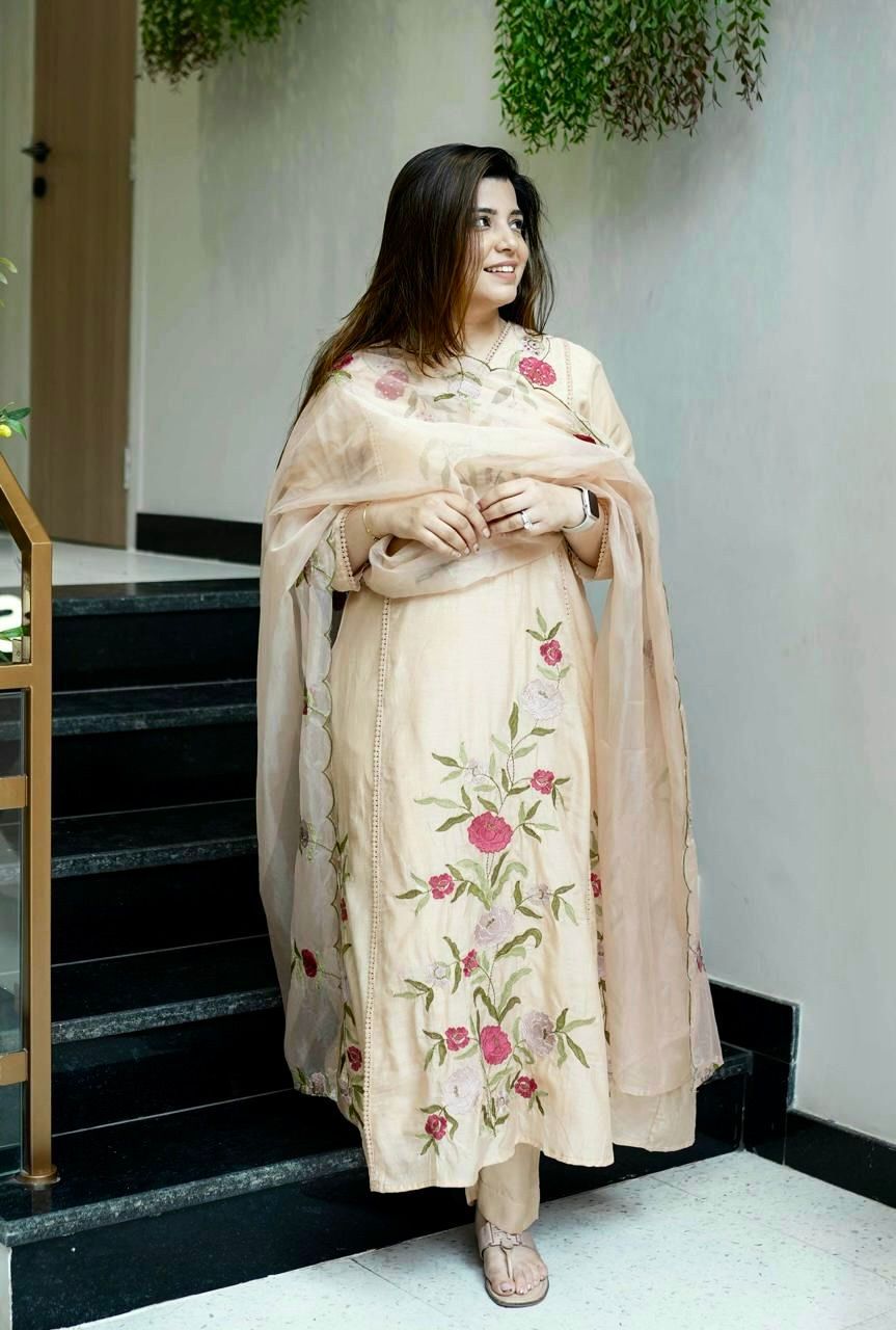 Chanderi Silk Embroidered Kurthi Set
