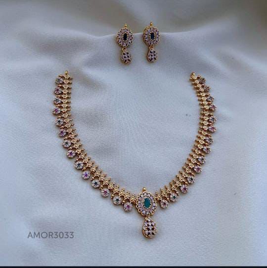 Minimal Gold Finish Necklace