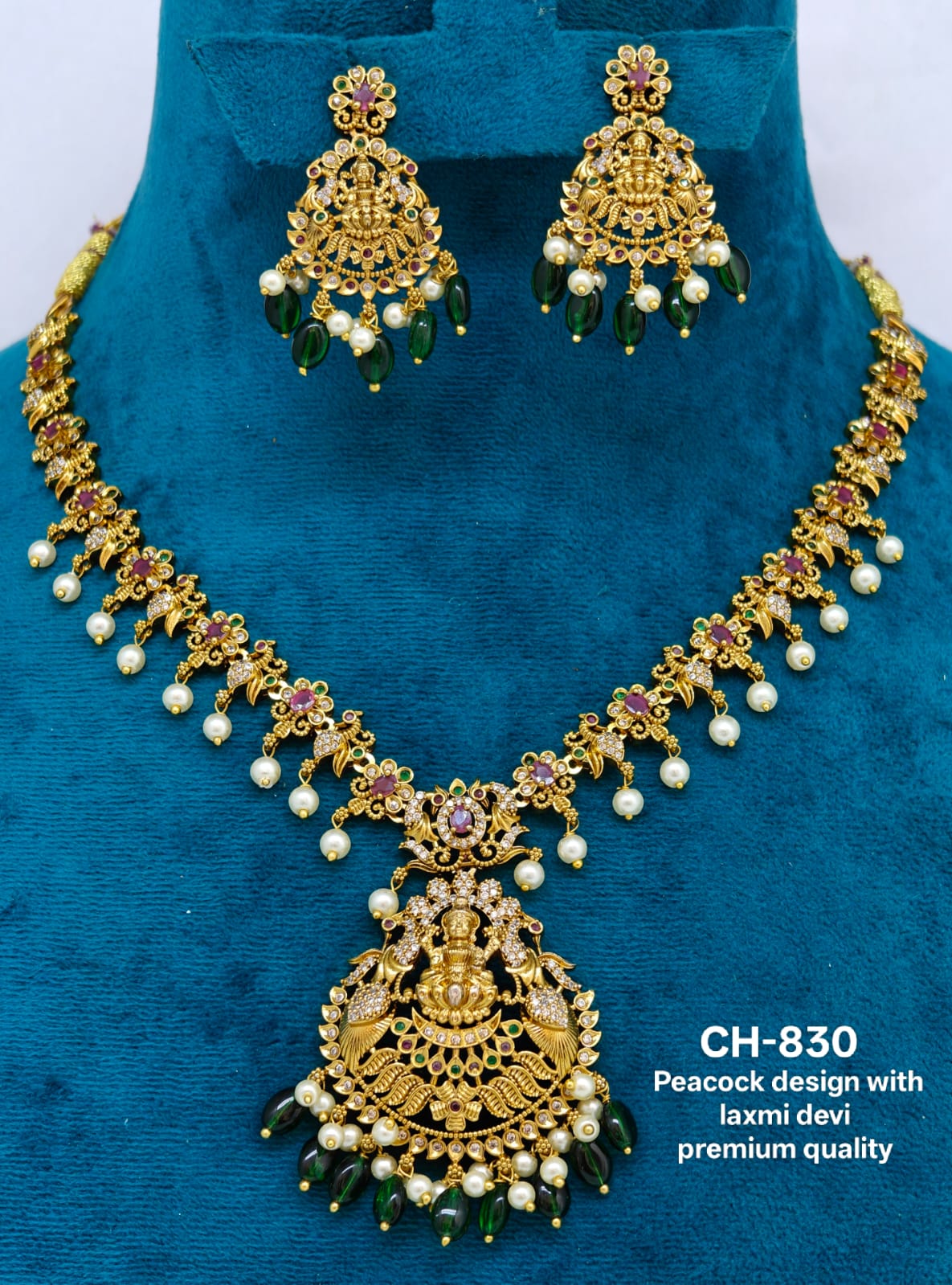 Short Necklace Set With Nakshi Locket