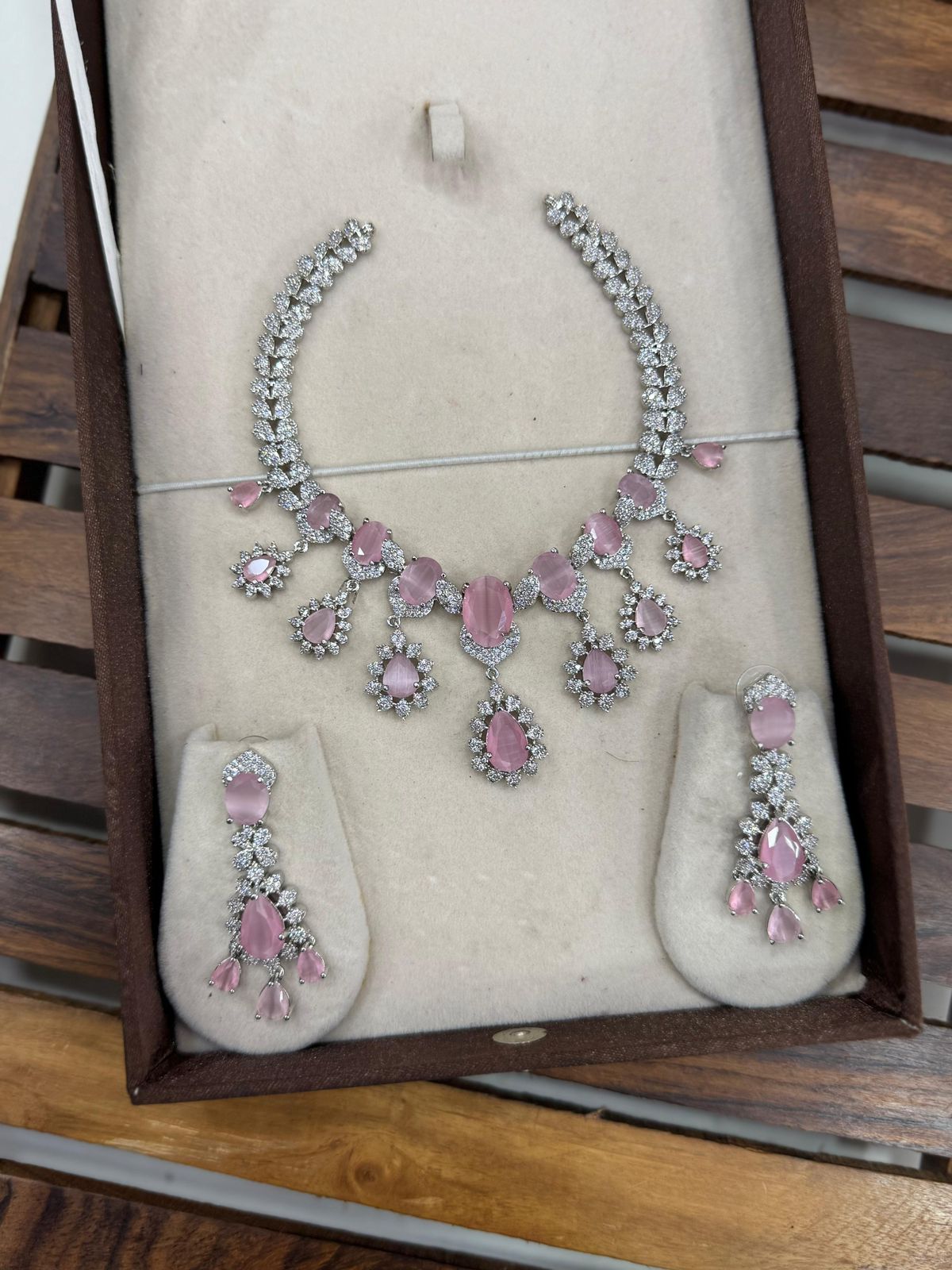 Raindrop Diamond short necklace