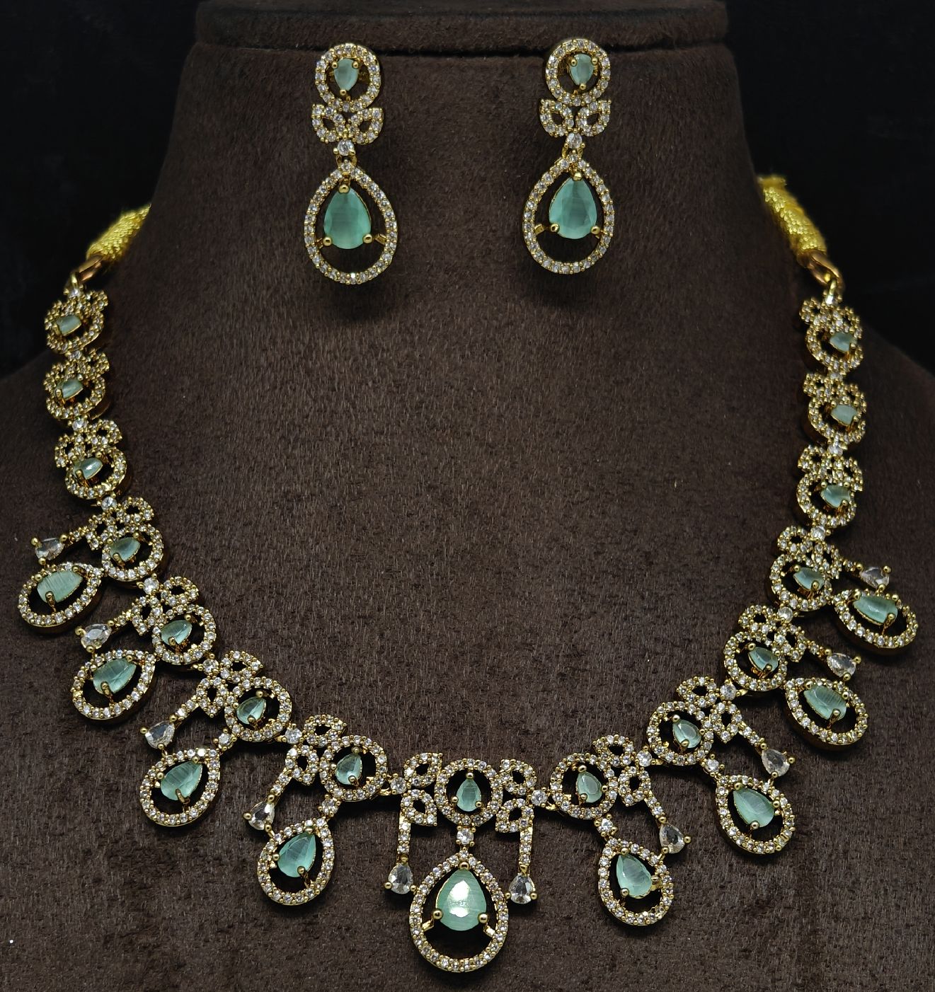 Raindrop Diamond Set