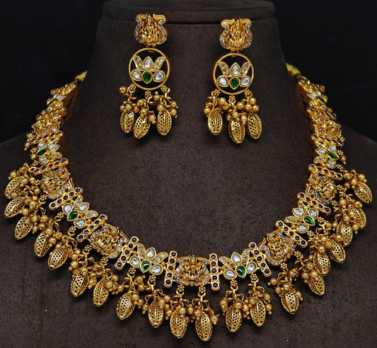 Heavy nakshi short necklace