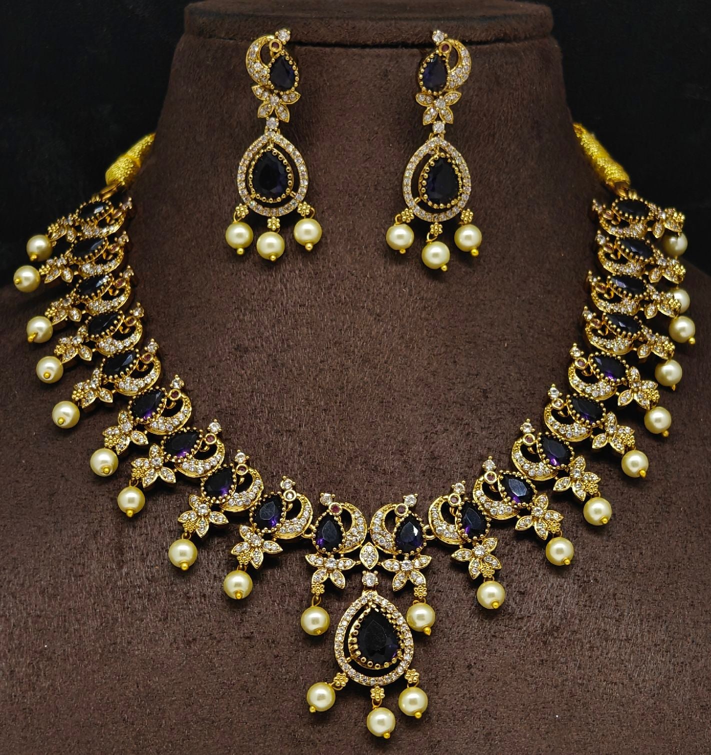 Peacock short necklace