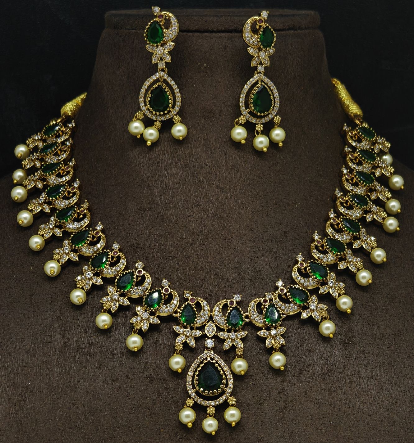 Peacock short necklace