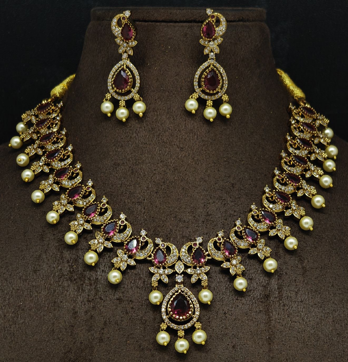 Peacock short necklace