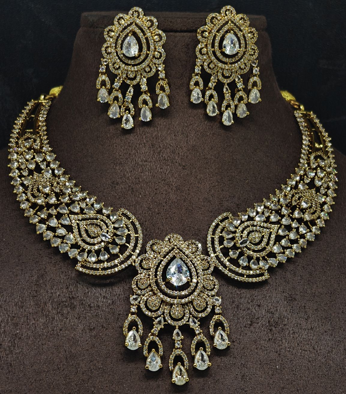 Victoria kanti necklace