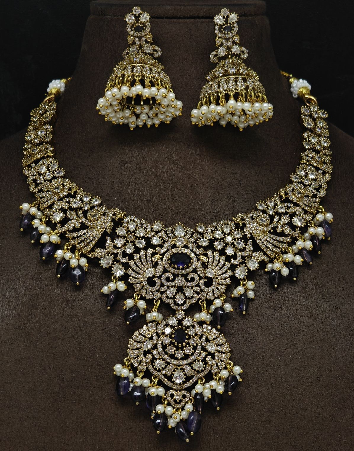 Victoria necklace set