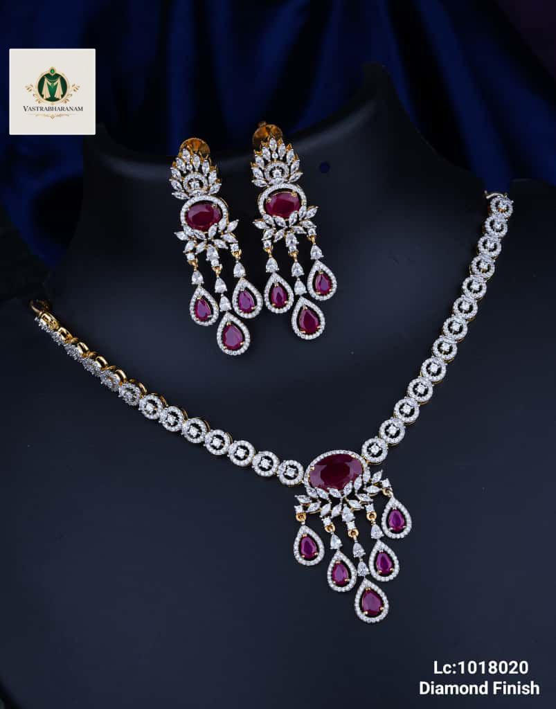 Short Droplet Diamond Necklace