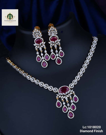 Short Droplet Diamond Necklace