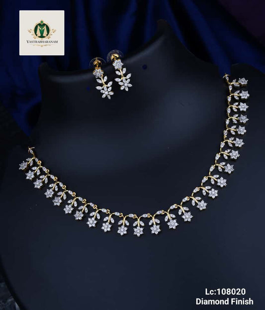 Minimal Diamond Necklace