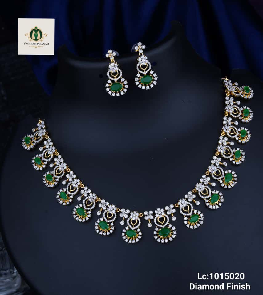 Minimal Diamond Necklace