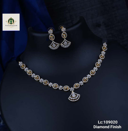 Minimal Diamond Necklace