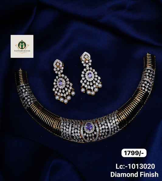 Kanti Diamond Necklace