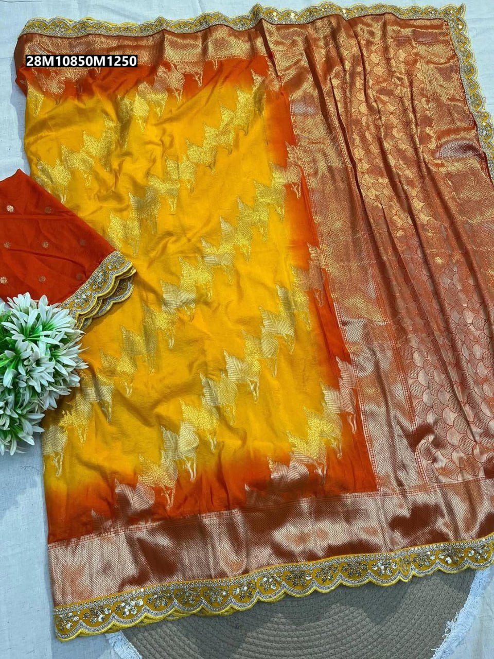 jari weaving pallu saree