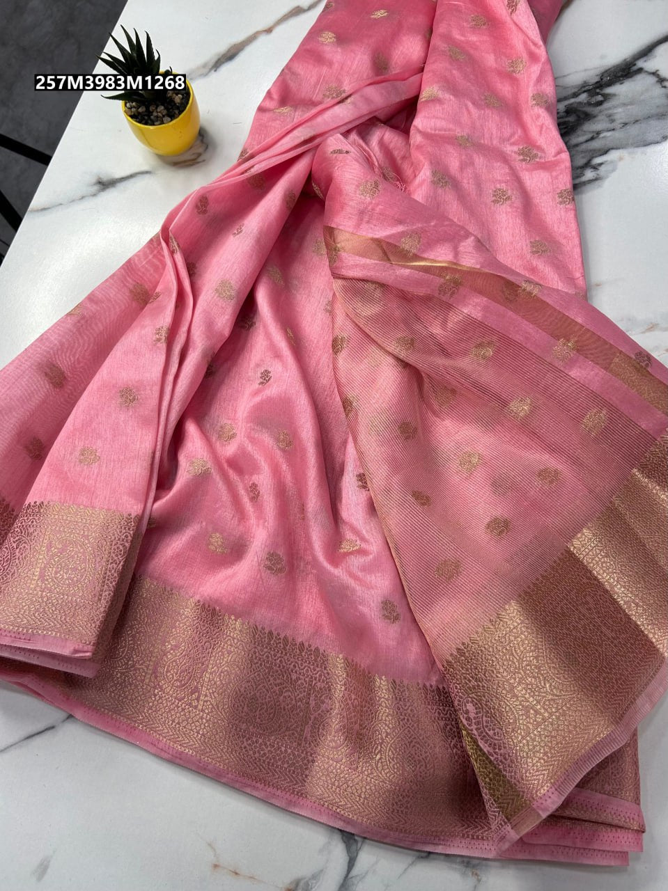 Soft tusser silk chit pallu saree