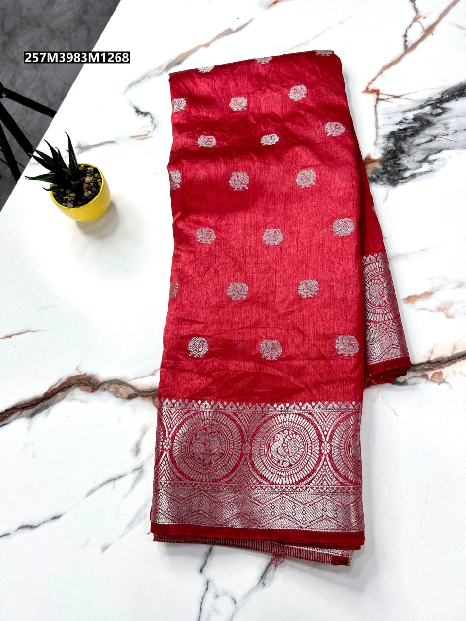 Soft tusser silk chit pallu saree