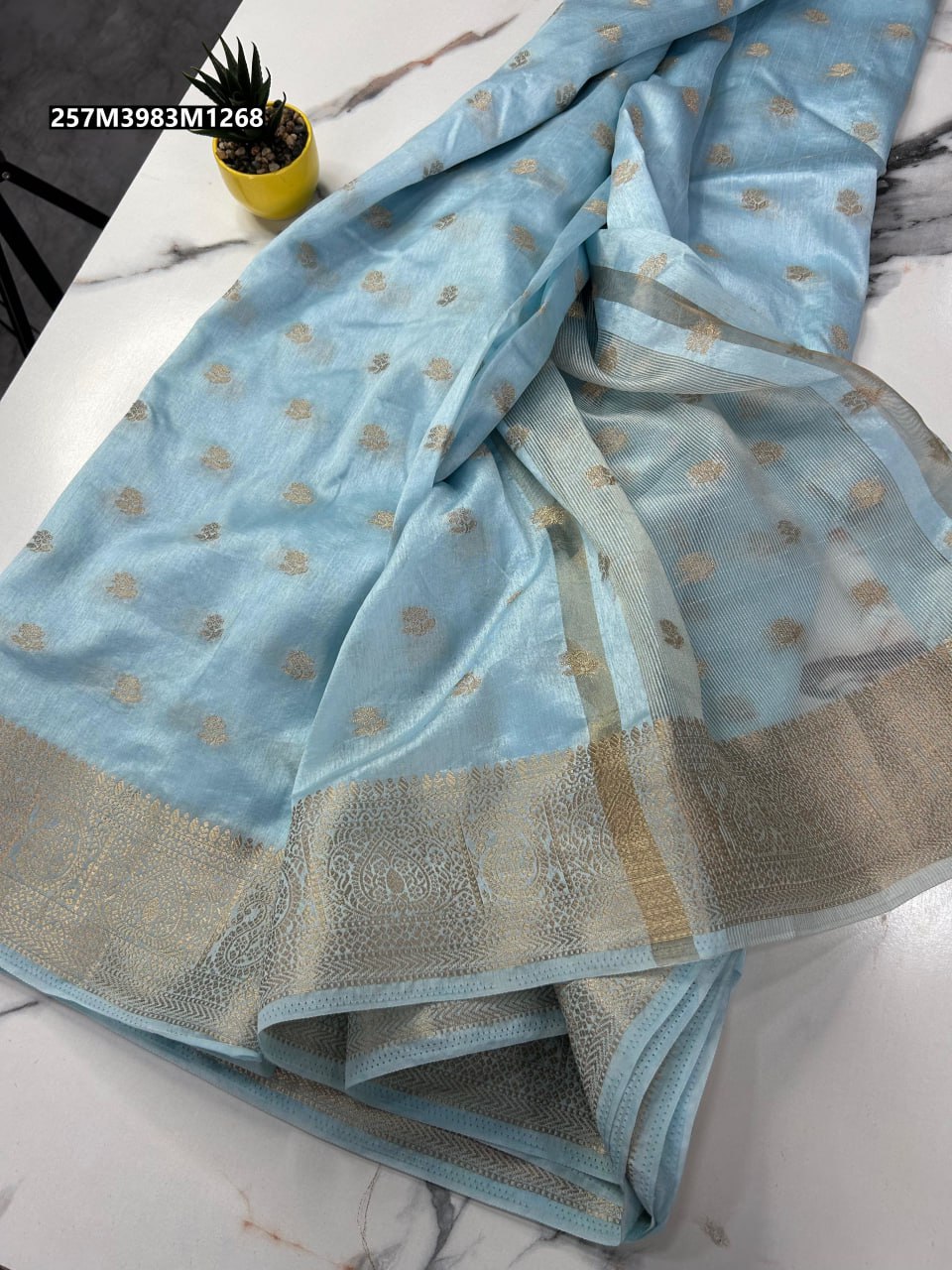 Soft tusser silk chit pallu saree