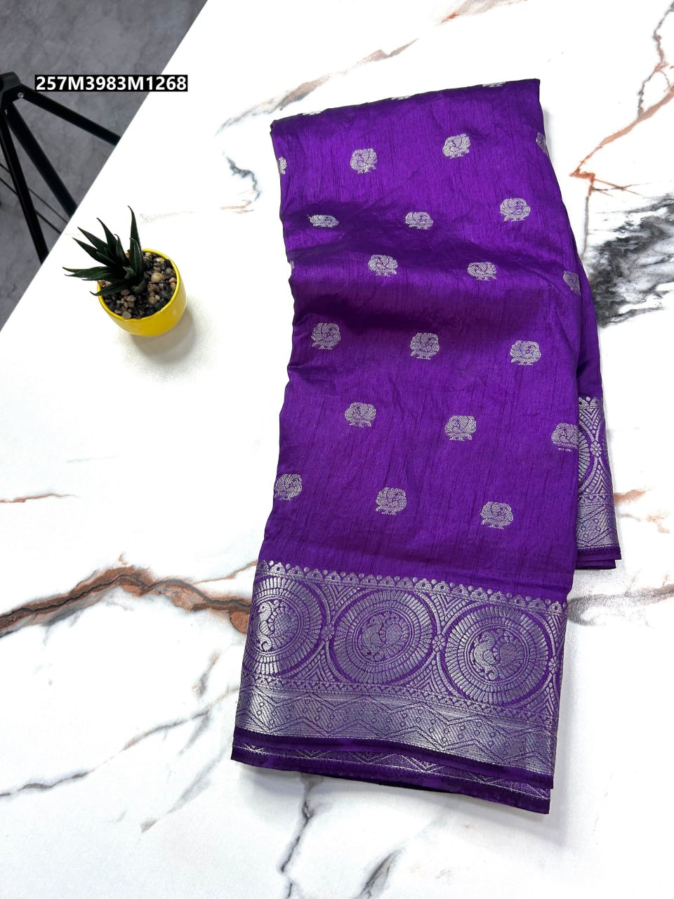 Soft tusser silk chit pallu saree