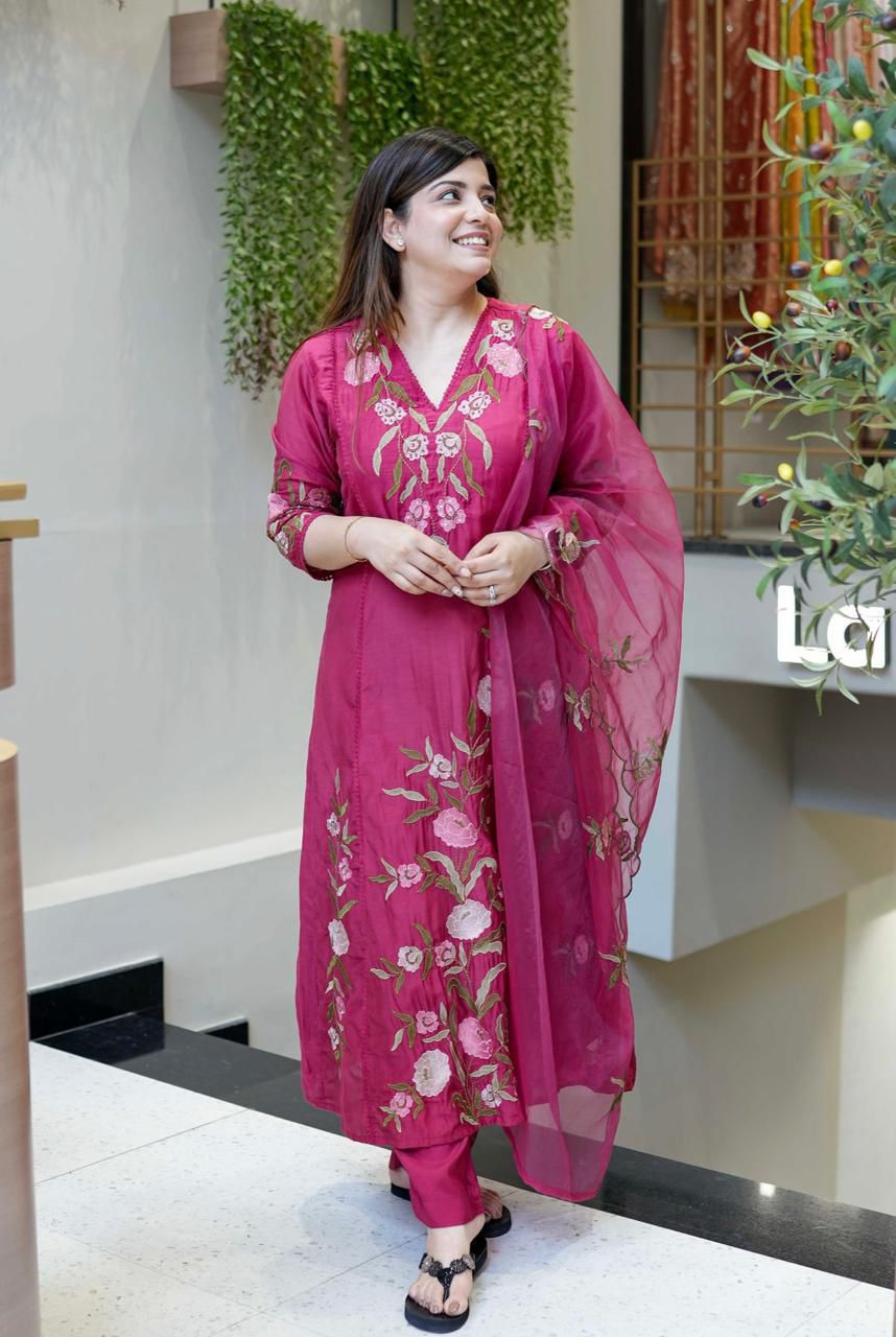 Chanderi Silk Embroidered Kurthi Set