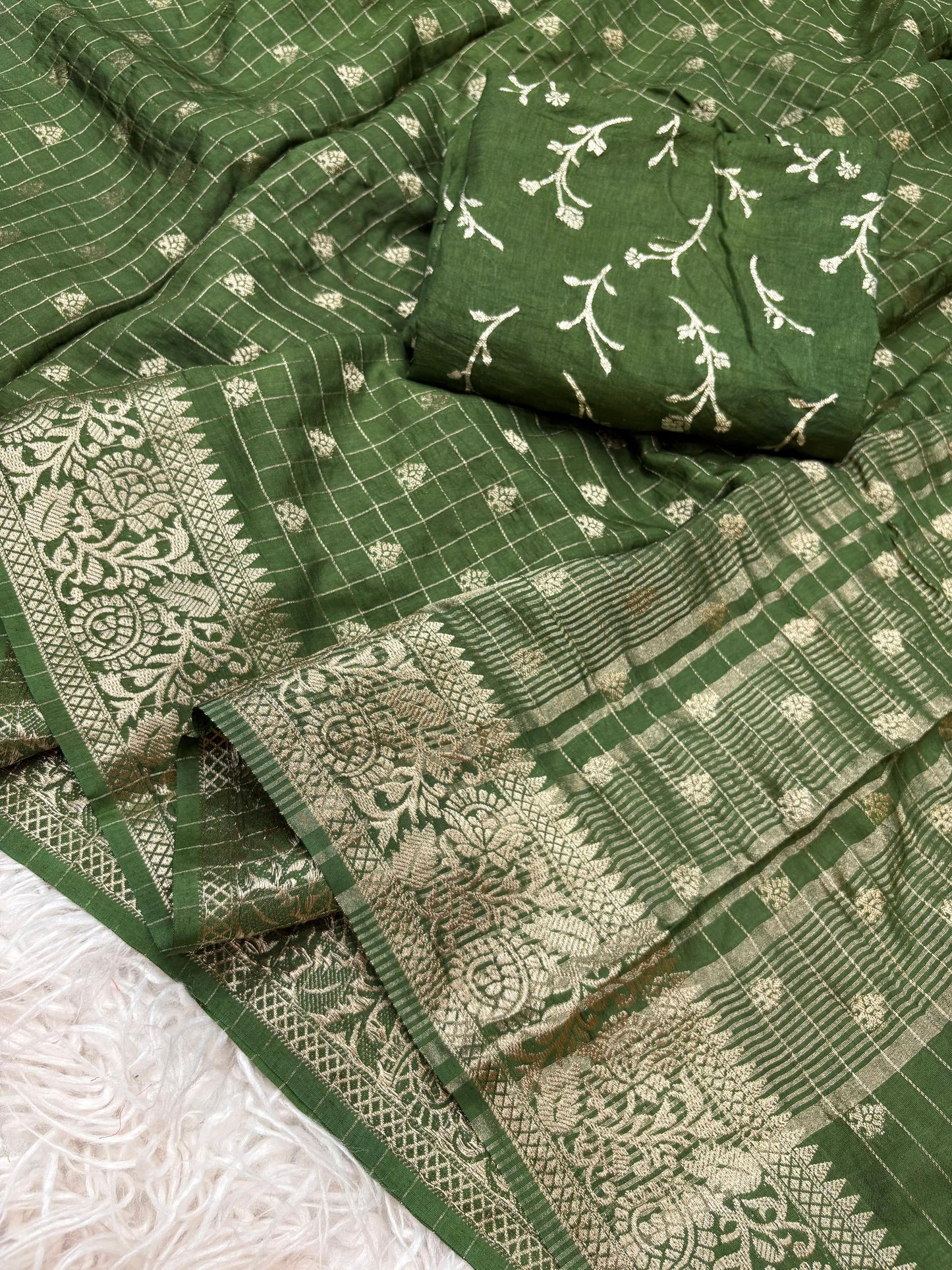 Pure viscose Russian Dola Silk Saree