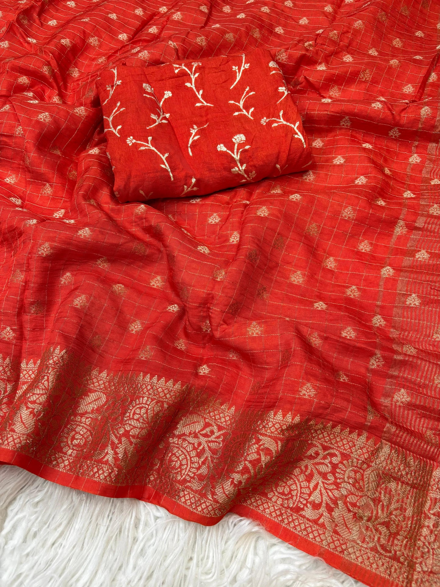 Pure viscose Russian Dola Silk Saree