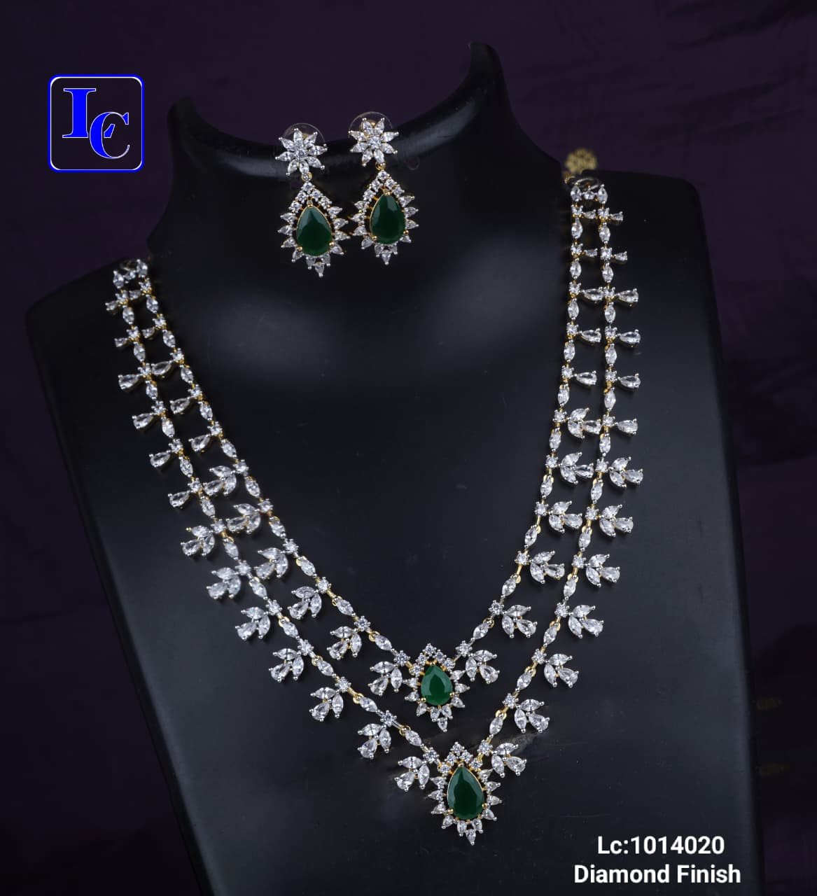 Beautiful elegant 2 layer diamond finish set