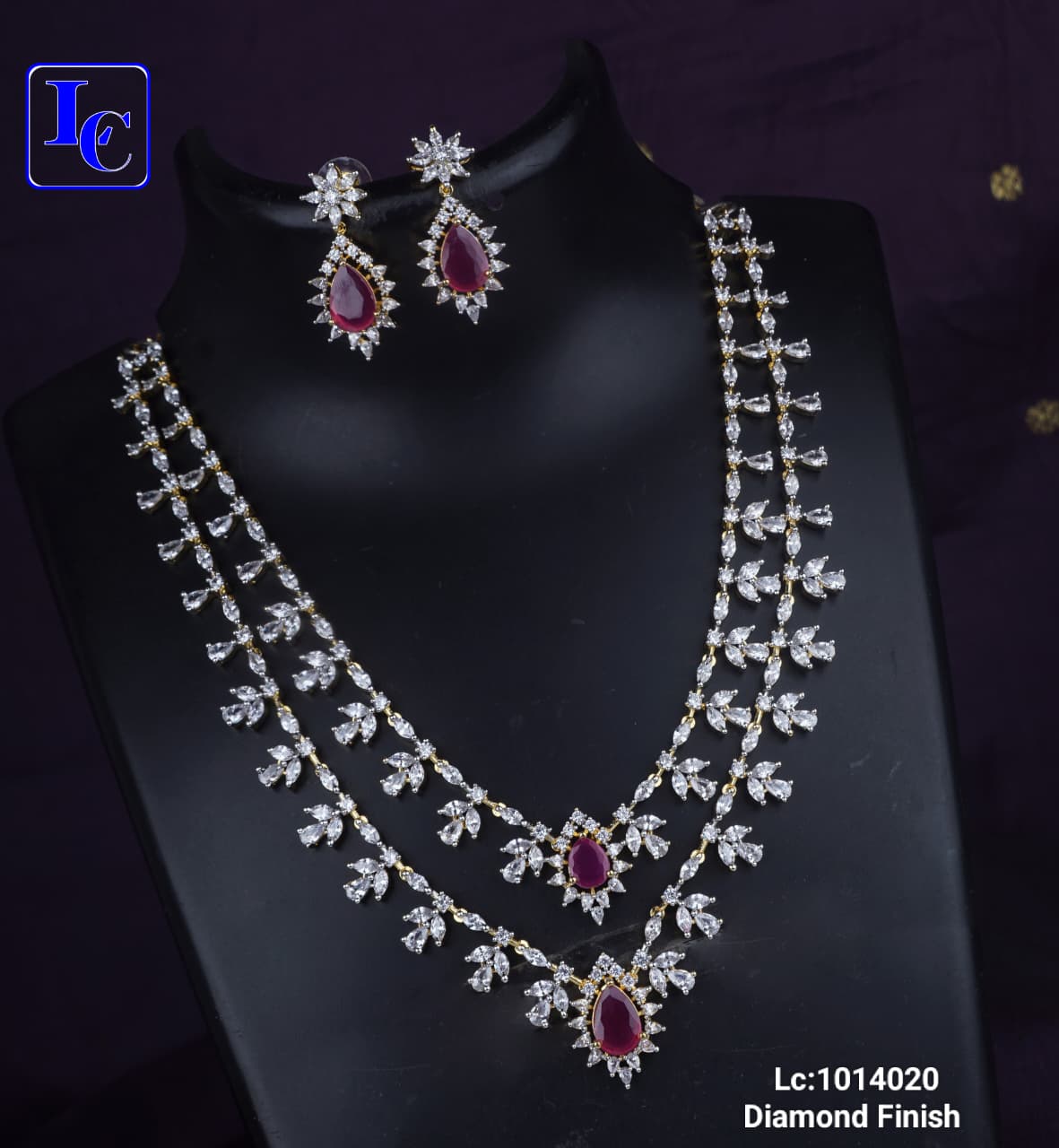 Beautiful elegant 2 layer diamond finish set