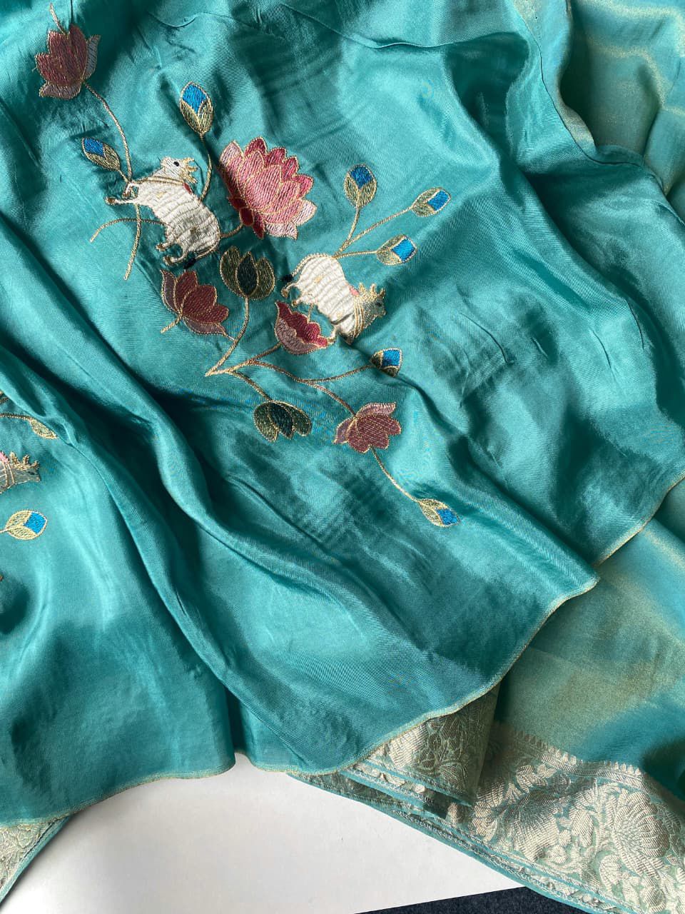 Premium zari tissue concept saree