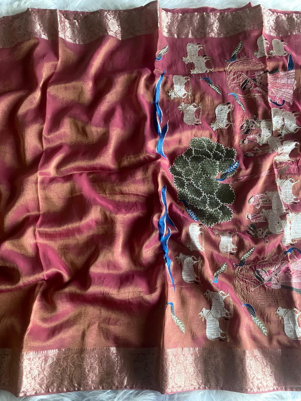 Premium zari tissue concept saree