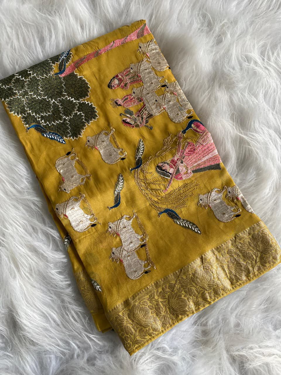 Premium zari tissue concept saree