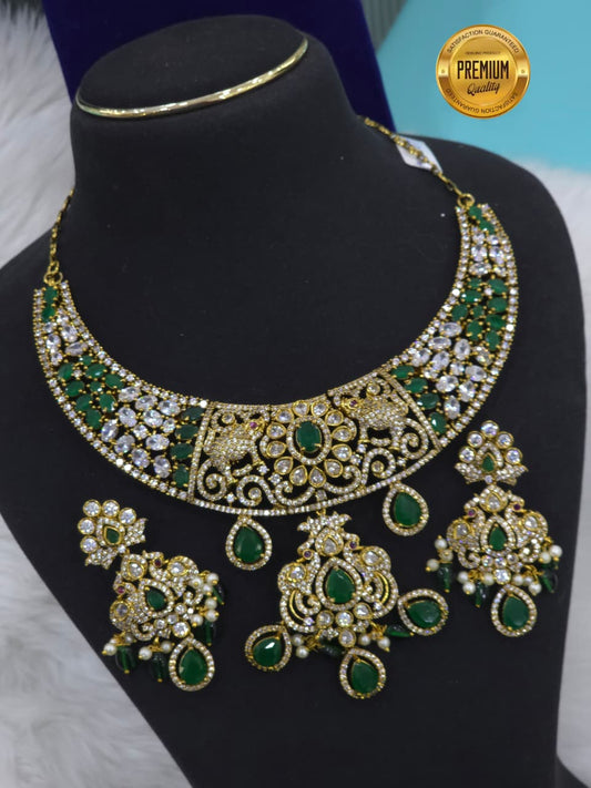 MATT FINISH CZ STONES NECKLACE