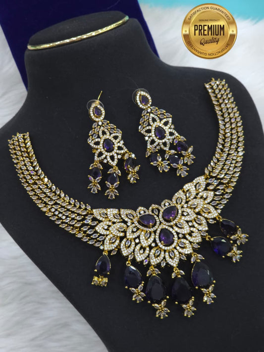 MATT FINISH CZ STONES LEAF NECKLACE