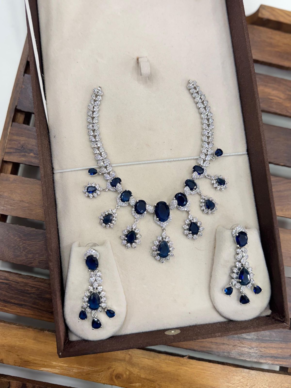 Raindrop Diamond short necklace