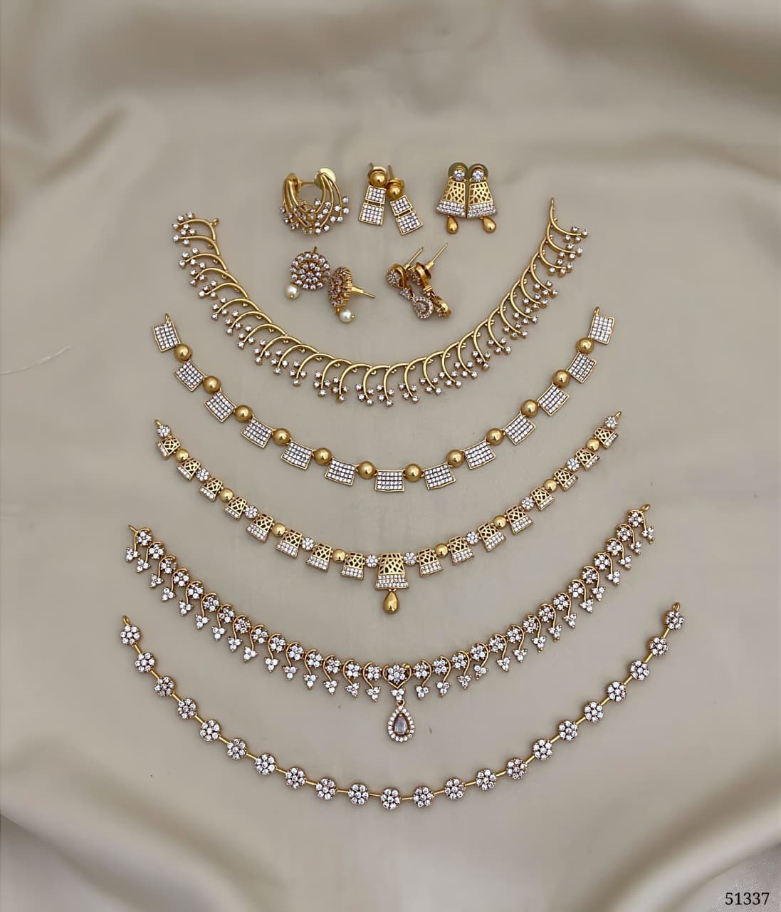 Minimal Diamond Combo Of 5 Sets