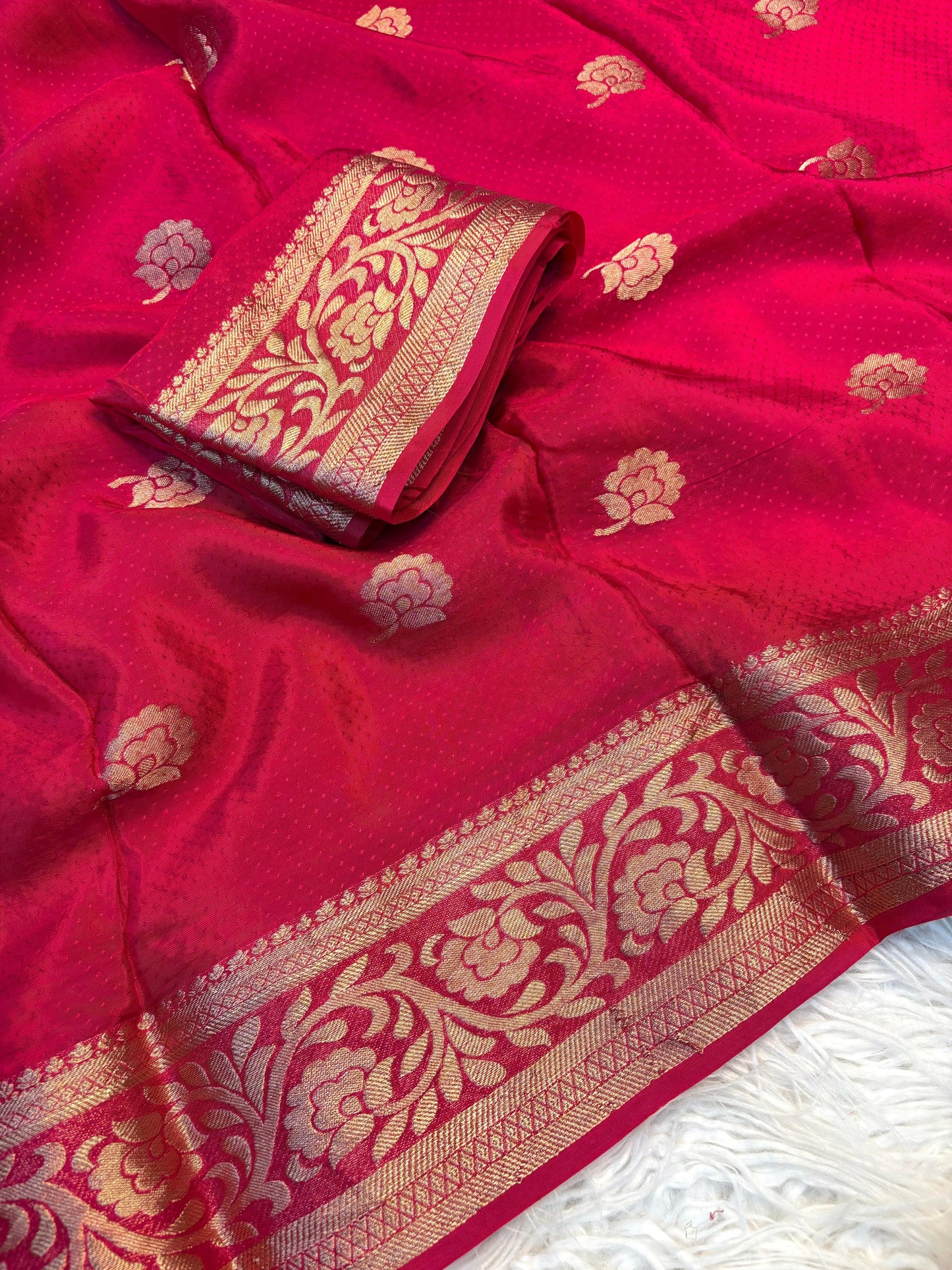 Pure Viscose Crepe Silk Floral Saree
